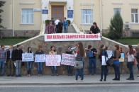 Лучани пікетували мерію, відстоюючи право на вільні зібрання