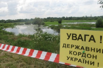 Чех, якого затримали на Волині з в'єтнамським нелегалом, намагався  втікти закордон