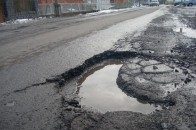 Волинський нардеп переконує, що причина поганих доріг - корупція в облавтодорах