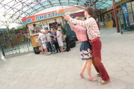 У Луцьку відбулося караоке «Пісні воєнних літ»