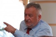 Клімчук «розходився» і відчитав автодорожників за повільний ремонт доріг