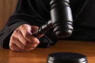 «Західінкомбанк» через суди відбивається  від виконавчої служби