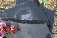 На Волині невідомі розтрощили могили