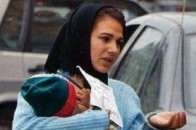 Волинянка з трирічним сином «випрошувала» гроші в перехожих