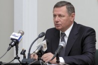 Депутати міськради хочуть скоротити виступи Романюка