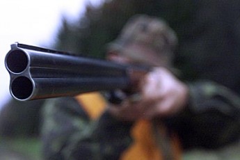 На Волині затримали двох чоловіків, які полювали незареєстрованими рушницями
