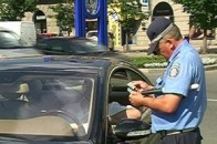 Волинські ДАІшники затримали чоловіка, який їздив на «AUDI A6» з підробленими документами