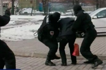 Волинських міліціянтів викрили в тому, що вони інсценували відео затримання злочинця