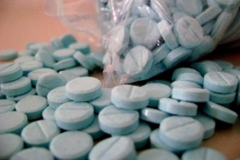 У Луцьку затримали чоловіка, який ходив по вулиці з повними кишенями транквілізаторів