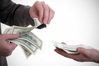 Компанія Івахіва та Єремеєва хоче стягнути через суд понад 430 тисяч гривень з підприємств-боржників