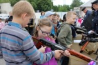 Луцькі школярі привітали військовослужбовців з 19-ою річницею створення частини внутрішніх військ