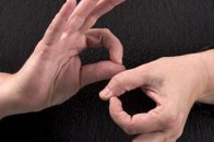 Сьогодні молодь Луцька вчитимуть спілкуватися мовою жестів