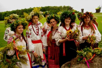 Жителі Луцька відроджують українські традиції