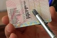 Водію, який катався з підробленими правами, присудили всього лишень 600 гривень штрафу