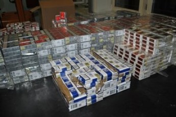 Луцькі прикордонники вилучили 17 тисяч пачок сигарет, які правопорушники везли до Польщі