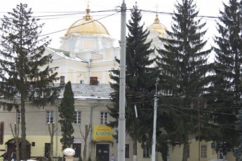 ПП «Домінанта» намагається через суд «натиснути» на владу, аби відвоювати приміщення колишньої келії монастиря Бернардинів