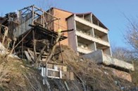 У Луцьку збільшується загроза того, що будинки по вулиці Героїв УПА таки сповзуть у Стир