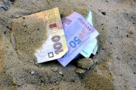 Село на Волині ніяк не може «вибити» з власників свинокомплексу 30 тисяч гривень за оренду землі