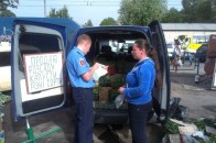 У Луцьку боряться з незаконною торгівлею та ліквідують стихійні парковки транспорту