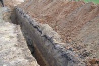 Лучани вимагають від Романюка прибрати «церковний» електричний кабель з дитячого майданчика