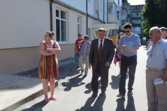 У Луцьку ремонт дворової території по вулиці Рівненській обійшовся у 343 тисячі гривень