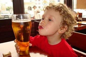 У Луцьку 48 дошкільнят вже куштували спиртне