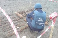 На Волині піротехніки знищили 98 боєприпасів