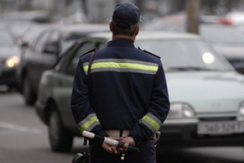 Працівники ДАІ виявили лучанина, який перевозив лісоматеріали з фальшивими документами