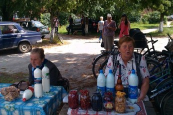 Волинські продавці домашньої продукції заявляють, що влада хоче загнати їх до «чорта на кулічки»