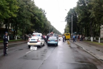 Просто в центрі Луцька Audi «поцілувала» маршрутку
