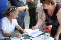 Мешканці Нововолинська затіяли акцію протесту, аби не дати «закатати народні гроші» в ремонт площі