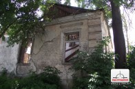 У Луцьку «нічиї» будинки в Старій частині міста перетвоюються у руїни