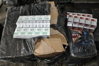 На Волині контрабандист хотів незаконно перевезти в паливному баку 550 пачок сигарет