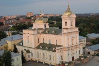 У волинських храмах розпочалися особливі богослужіння