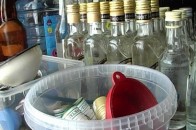 На Волині жінка труїла людей саморобною горілкою
