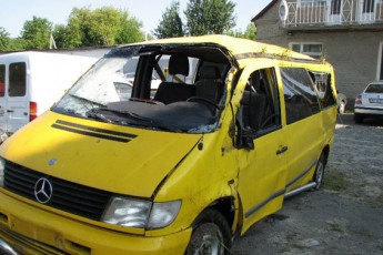 На Волині водій автівки не впорався з керуванням і загинув у ДТП