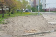 Лучани, які проживають на проспекті Молоді, скаржаться на «ями та горби» біля їхніх будинків