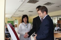 Американському дипломату показали як працює луцький ЦНАП