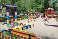 У Луцьку оновлять 19 дитмайданчиків, проте досі не відомо хто за ними доглядатиме