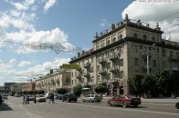 Мешканці центральної вулиці Луцька бідкаються, що їхнє подвір’я перетворюється на громадський туалет та сміттєзвалище