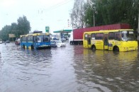 Огляд: Як Луцьк потопав у воді (ФОТО+ВІДЕО)