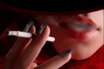 Міліція не хоче штрафувати лучан, які курять у громадських місцях