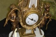 Волинські митники «виловили» на Ягодині партію контрабандних картин та старовинні годинники