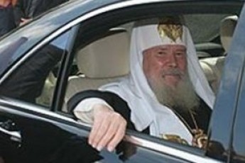 Через сумніви у православній церкві все більше українців переходить до протестантів
