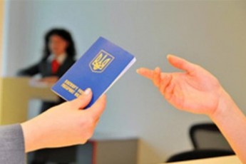 До Дня Незалежності черги за закордонними паспортами не буде, - влада