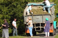 У Луцьку перед святами надумали прибрати центральний парк