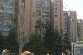 Людину досі не можуть знайти під завалами висотки у Луганську
