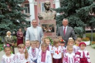 У місті на Волині з'явився новий пам'ятник Шевченку