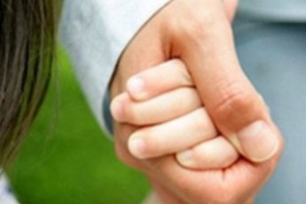 У центрі Луцька в батьків ледь не викрали однорічну доньку?