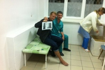 У Луцьку під час святкування Дня міста відомий український музикант зламав ногу